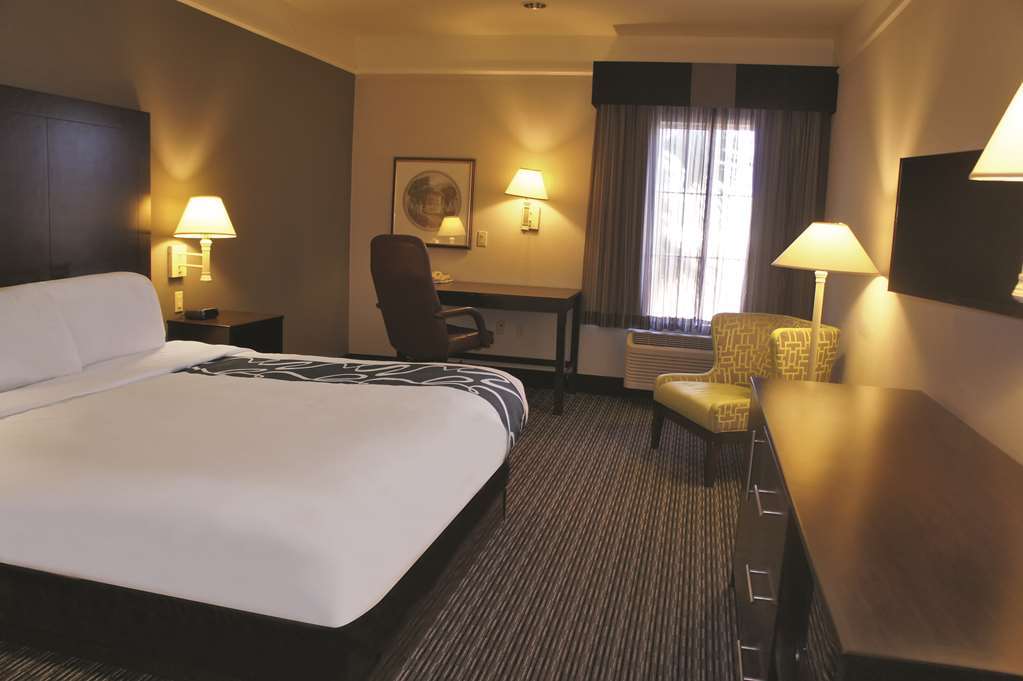 La Quinta By Wyndham Beaumont West Hotel Стая снимка