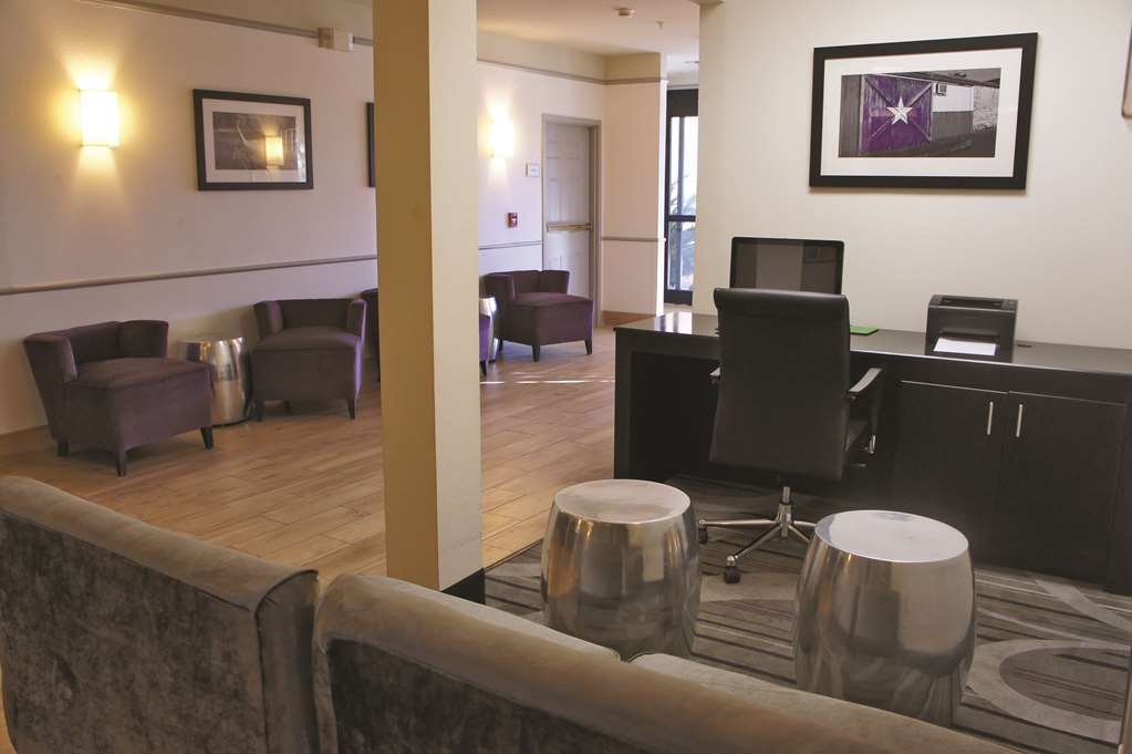 La Quinta By Wyndham Beaumont West Hotel Съоръжения снимка